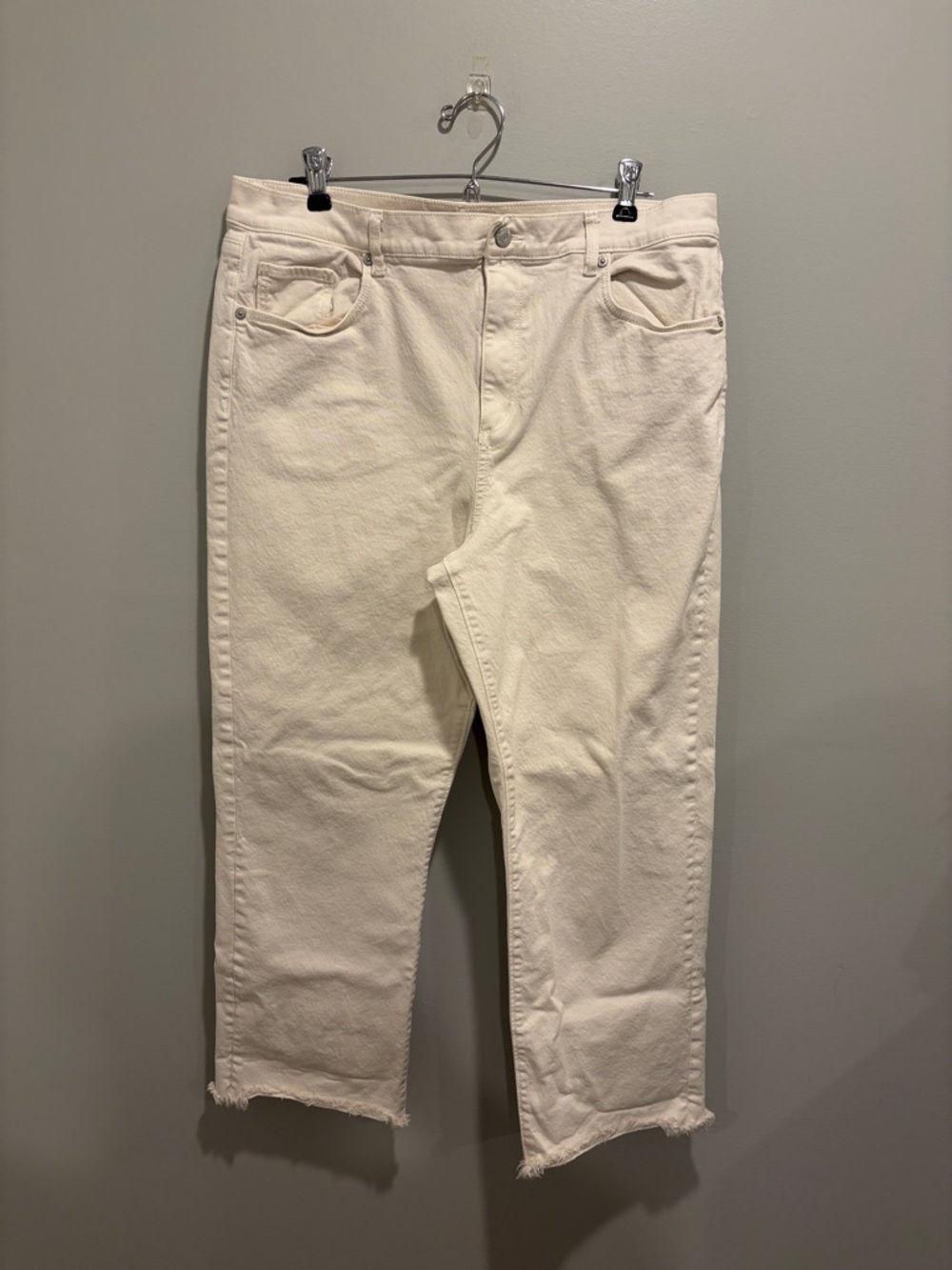 Straight Crop Off-White Raw Hem Jeans